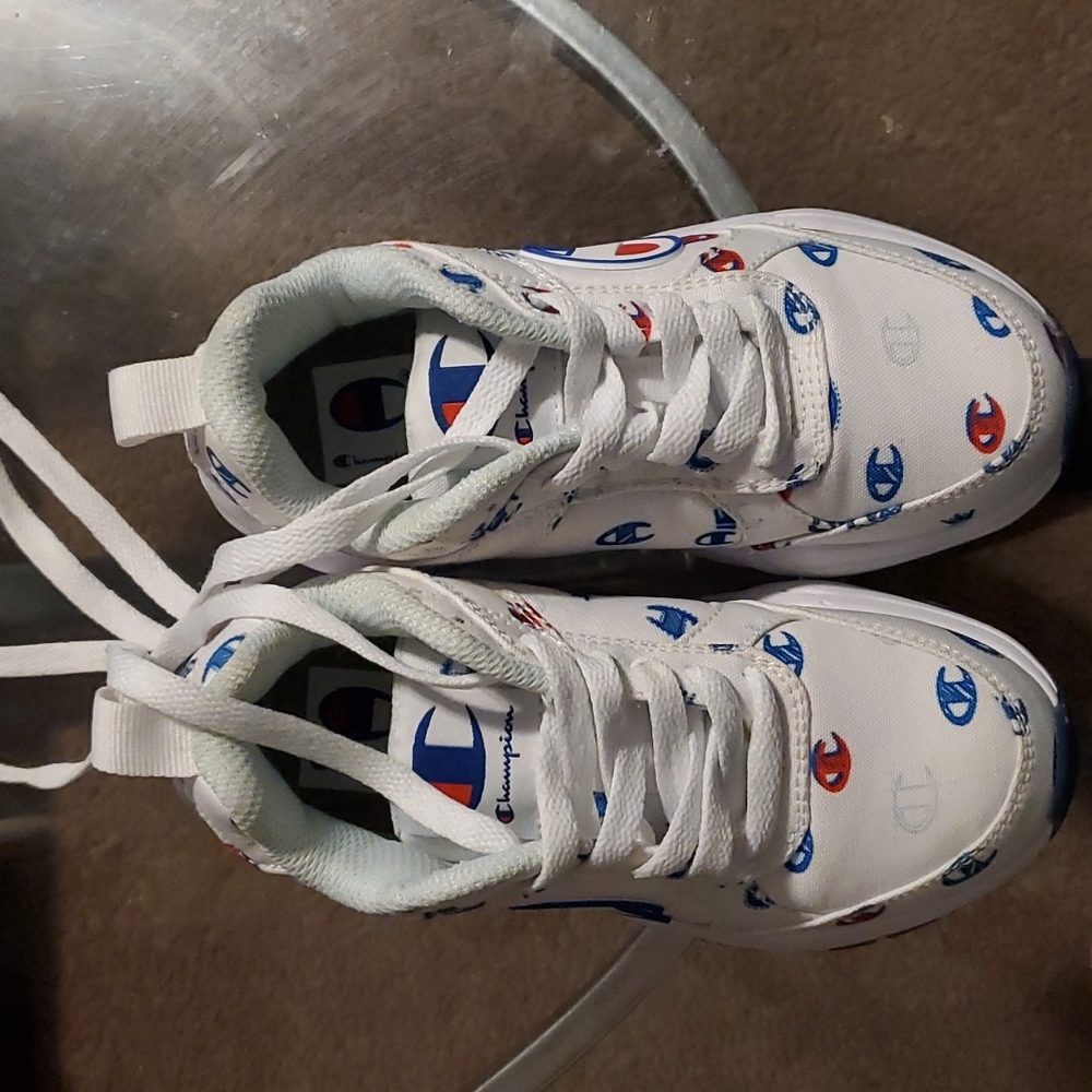 Champion kids tennis shoe